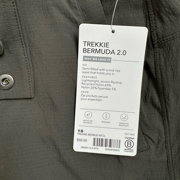 Athleta Trekkie Bermuda Shorts, NWT, Sz 18 - Picture 2 of 2